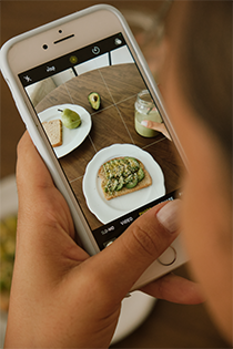 Read how consumers learn about food through social media.